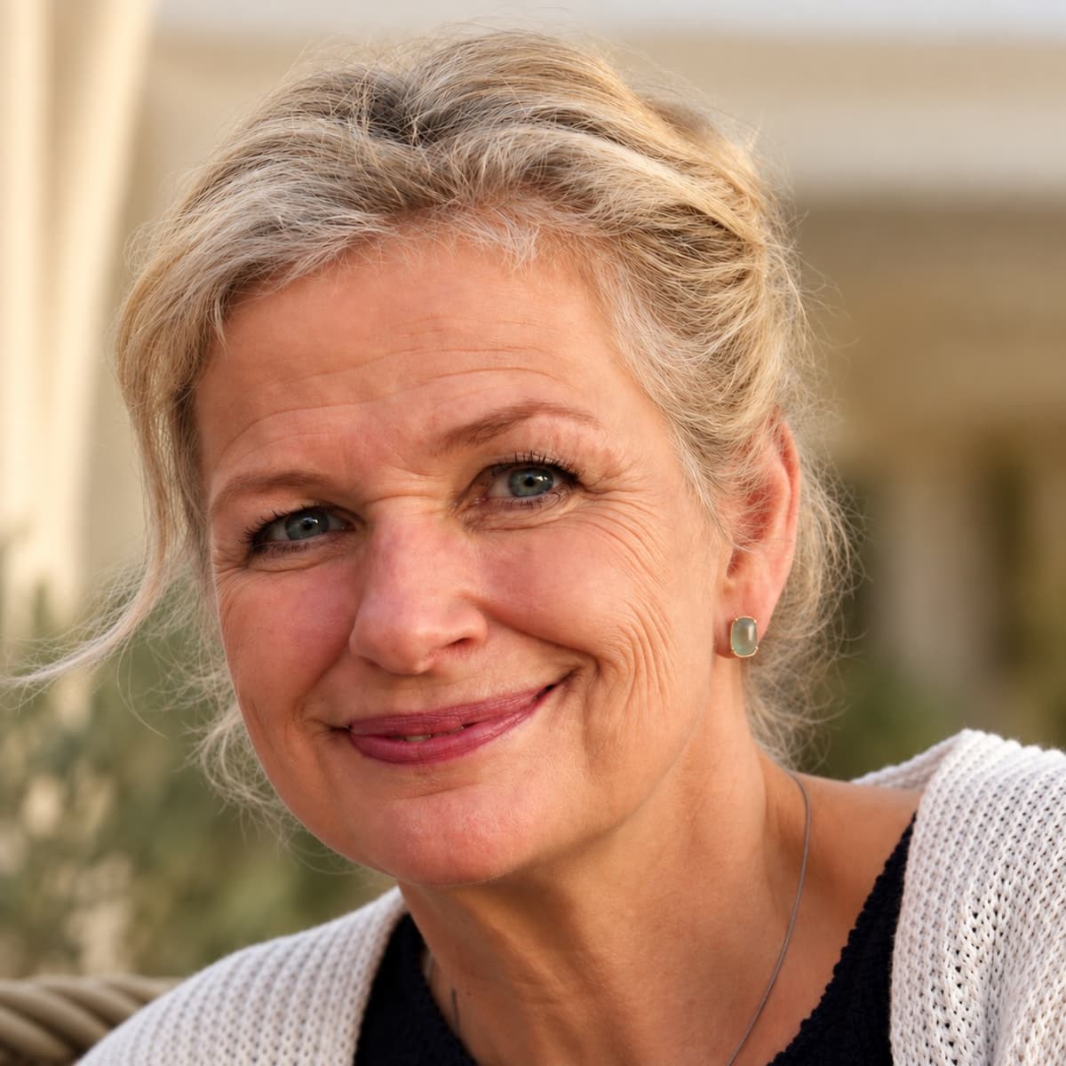 Annette Meyer lächelt